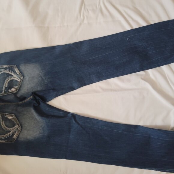 Rugged denim  jeans - Picture 2 of 8